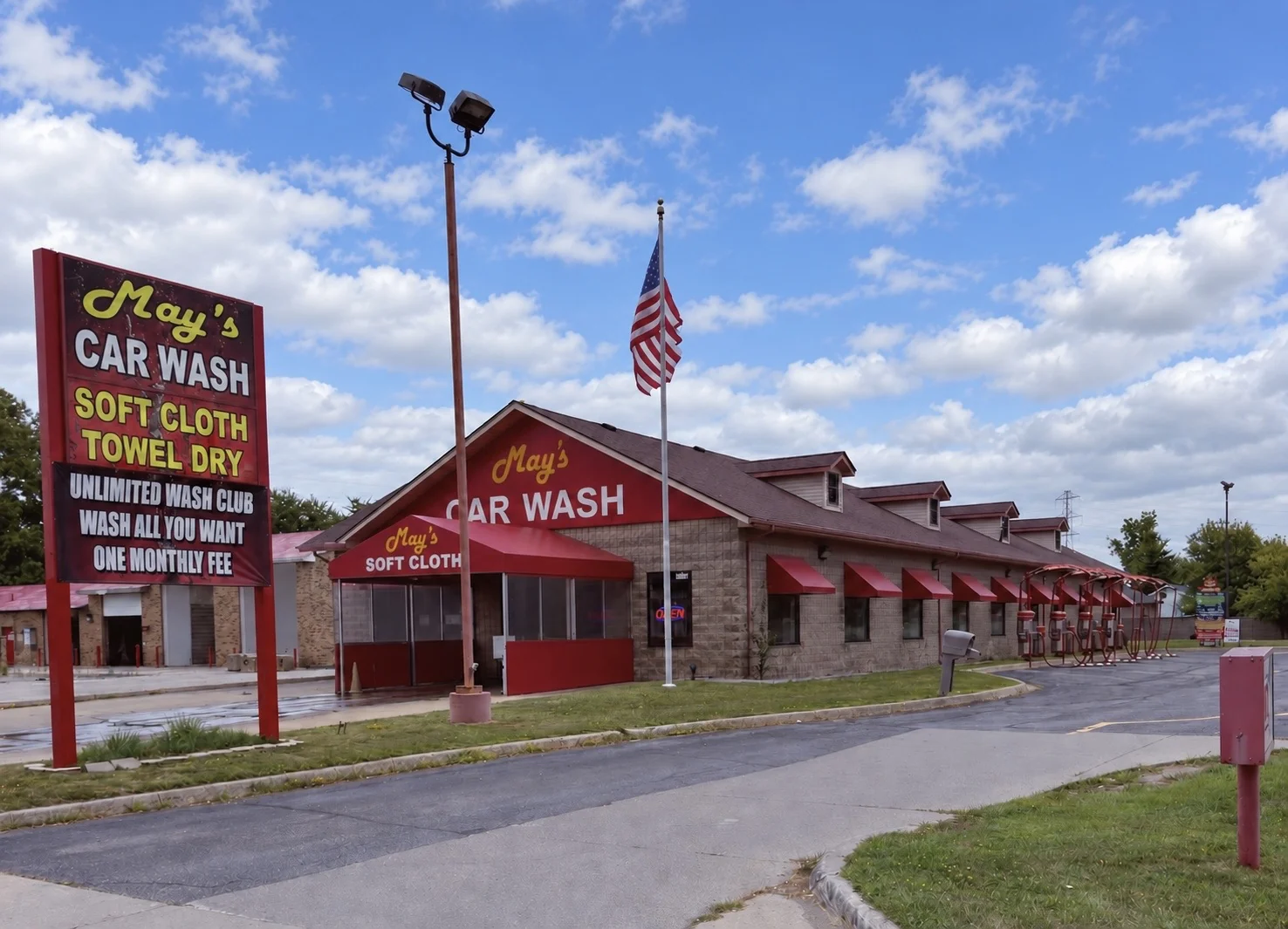 May’s Car Wash storefront and wash entrance in Marysville