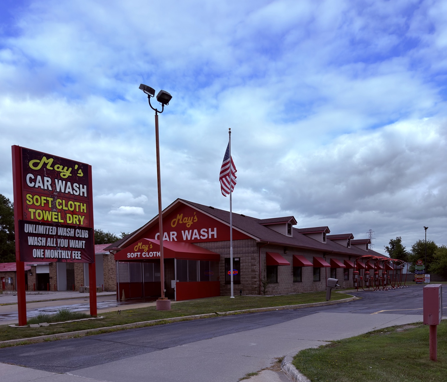May’s Car Wash in Marysville